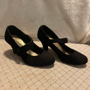 American Eagle heels